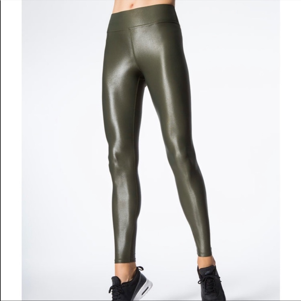 Carbon38 | Olive Night Takara Leggings